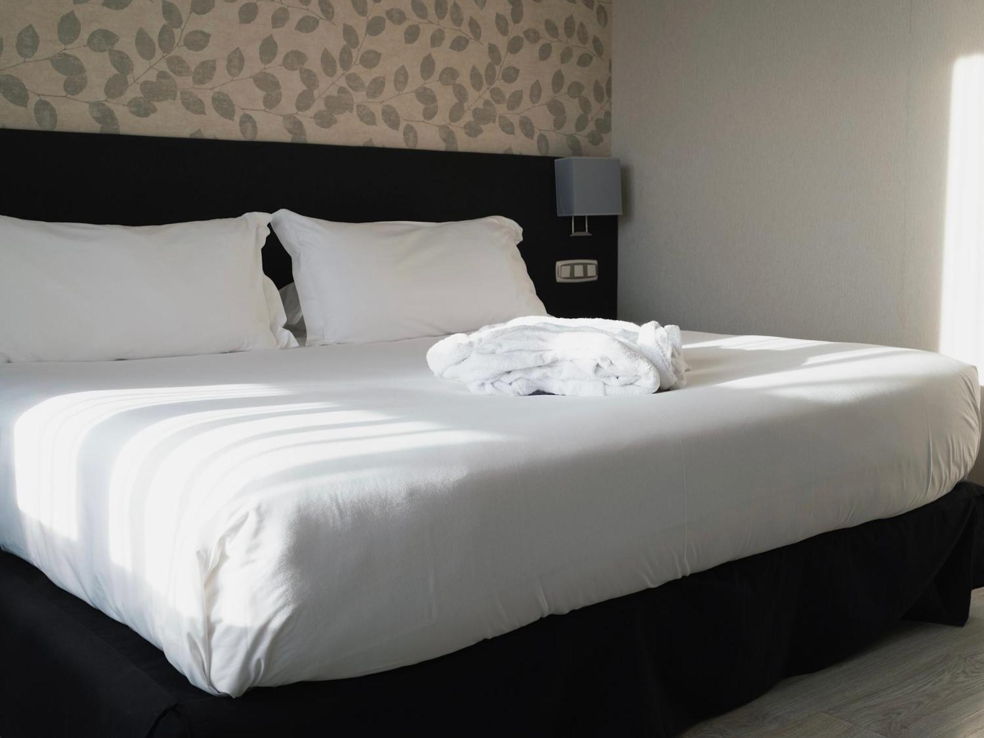 Hotel Plaza Las Matas Las Rozas de Madrid Kültér fotó