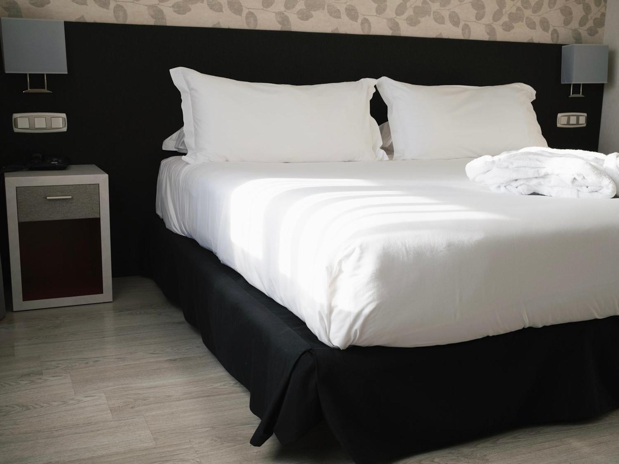 Hotel Plaza Las Matas Las Rozas de Madrid Kültér fotó