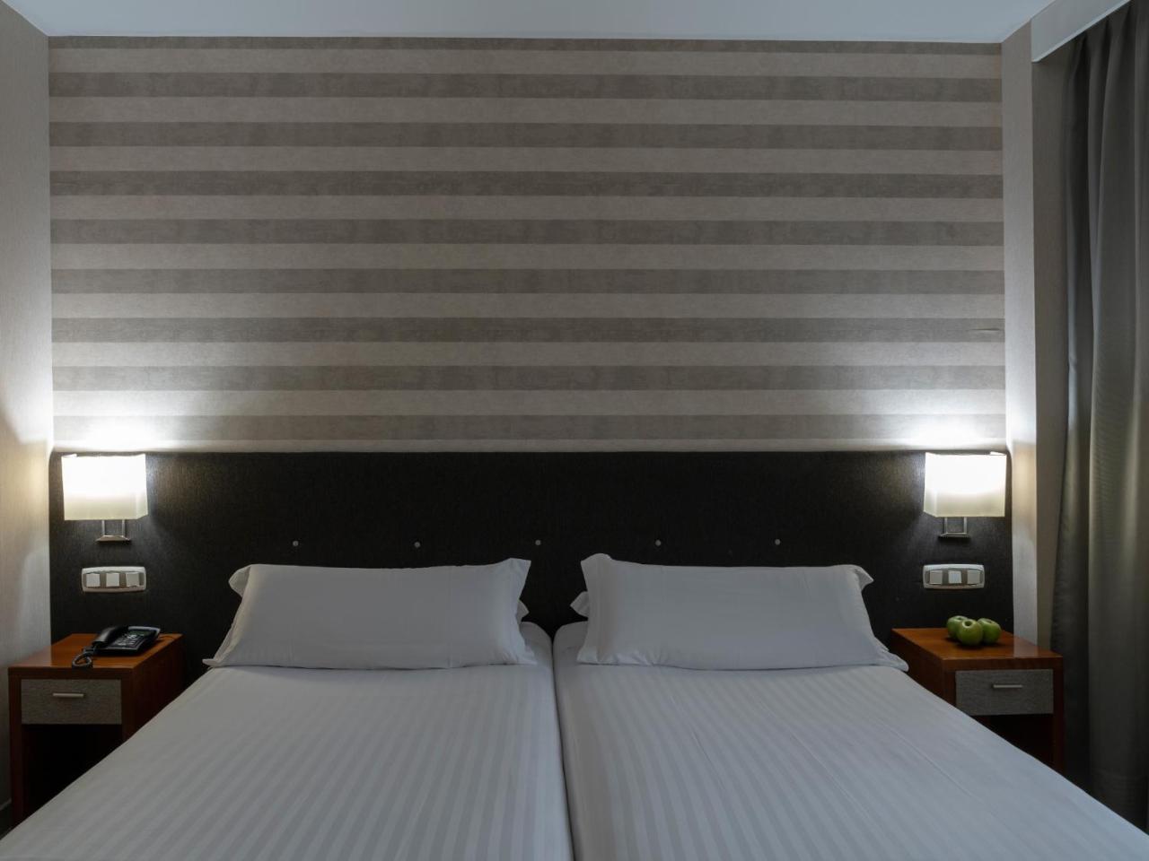 Hotel Plaza Las Matas Las Rozas de Madrid Kültér fotó
