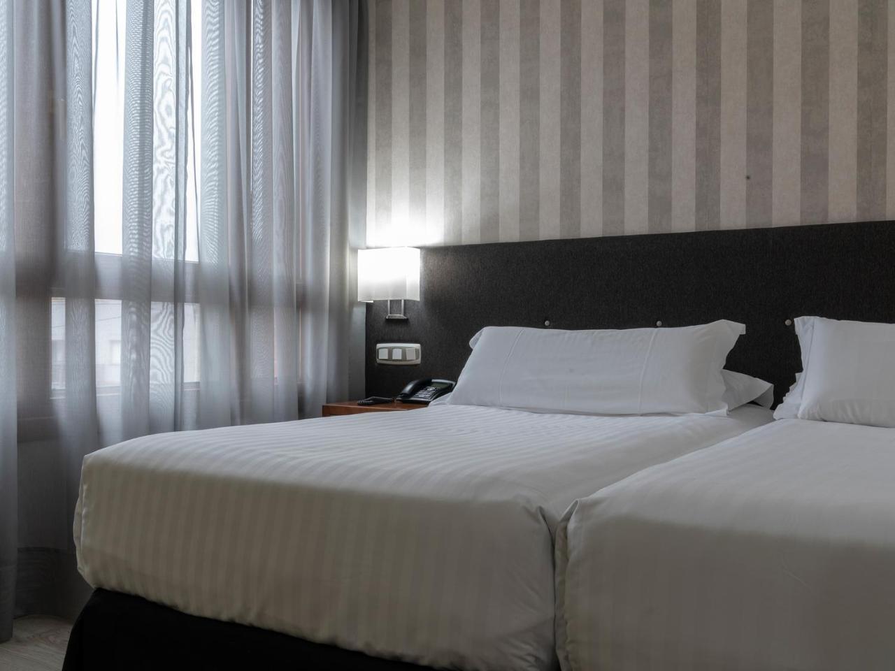 Hotel Plaza Las Matas Las Rozas de Madrid Kültér fotó
