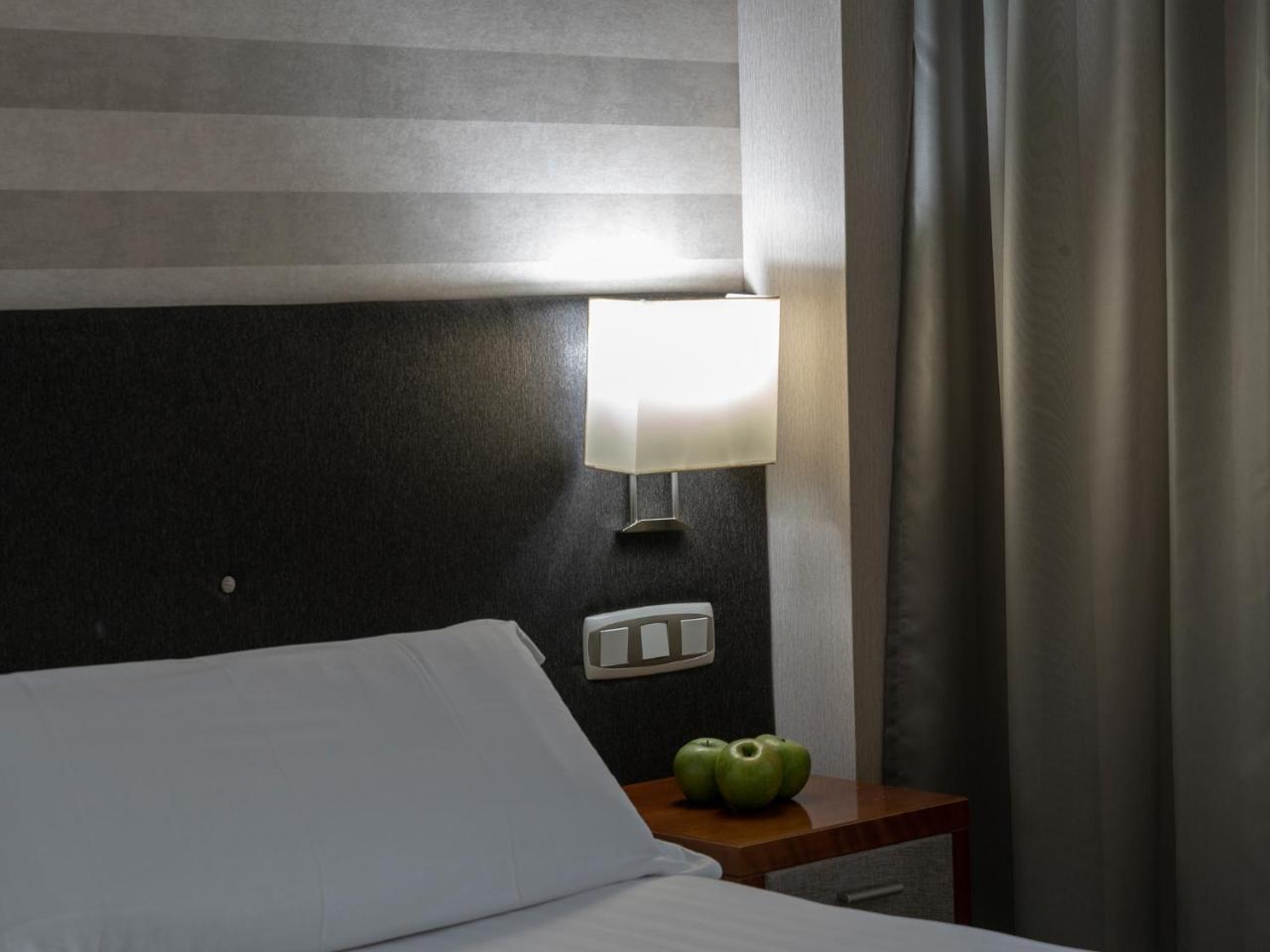 Hotel Plaza Las Matas Las Rozas de Madrid Kültér fotó