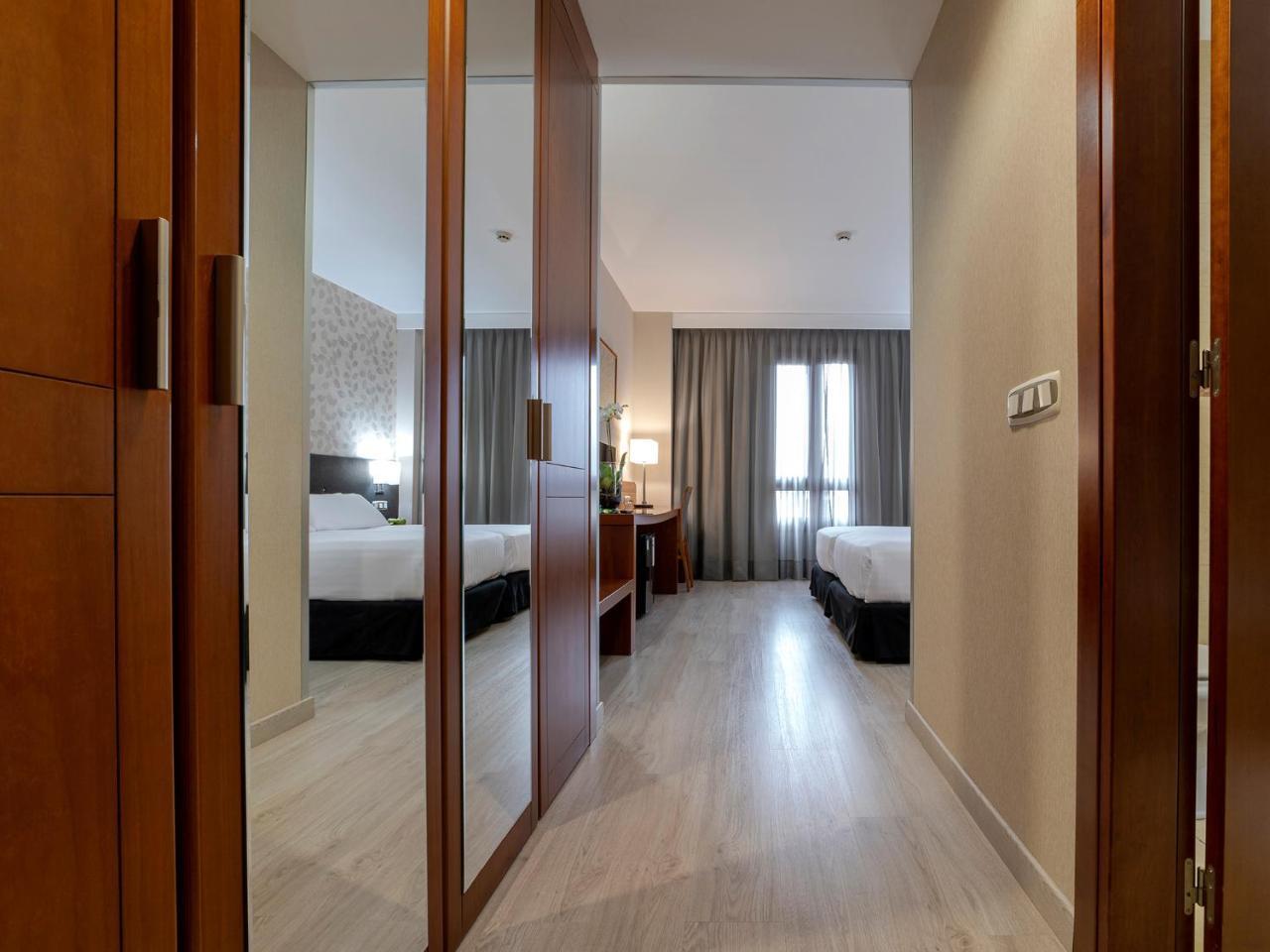 Hotel Plaza Las Matas Las Rozas de Madrid Kültér fotó